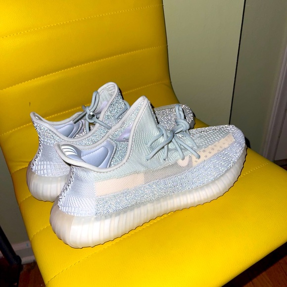 Deadstock Reflective Yeezy 350 v2 Cloud White